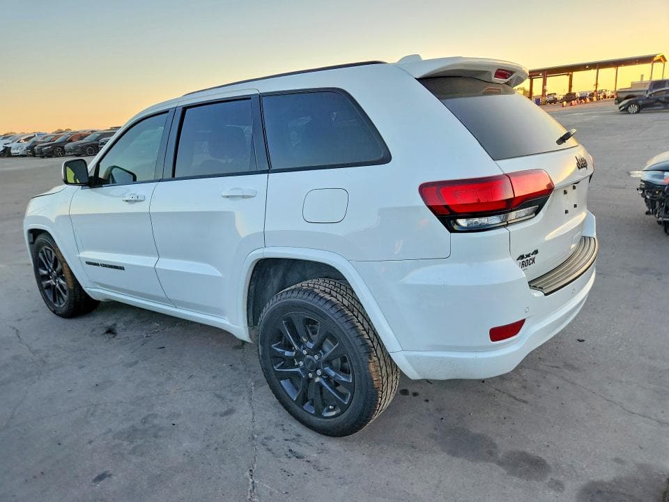 2020 JEEP GRAND CHEROKEE LAREDO 2