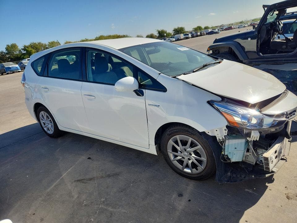 2017 TOYOTA PRIUS V TWO 4