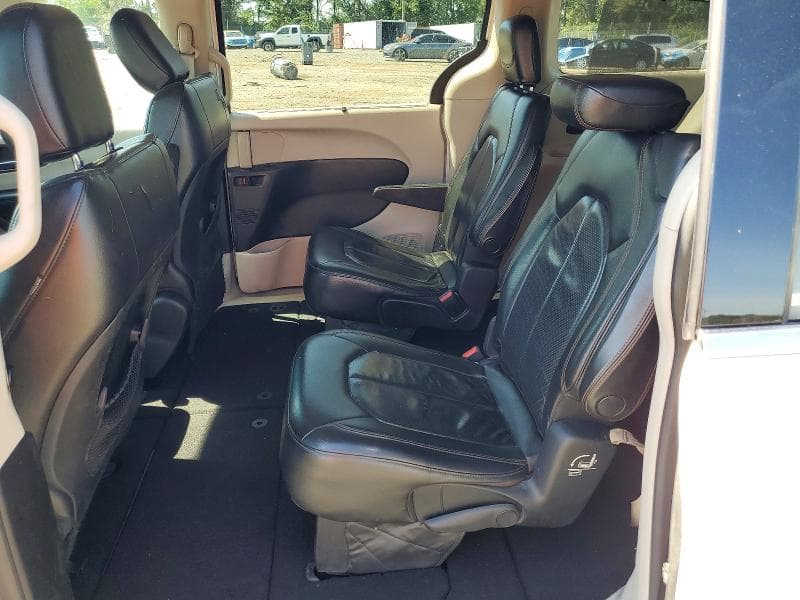 2019 CHRYSLER PACIFICA 11