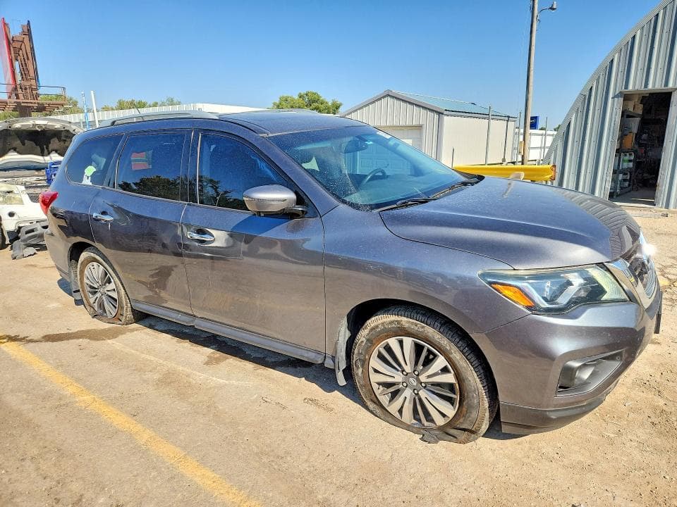 2017 NISSAN PATHFINDER SL 4