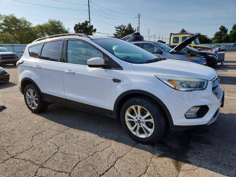 2017 FORD ESCAPE SE 4