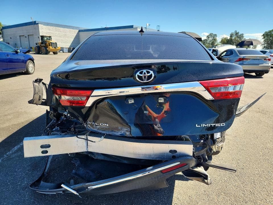 2018 TOYOTA AVALON LIMITED 6