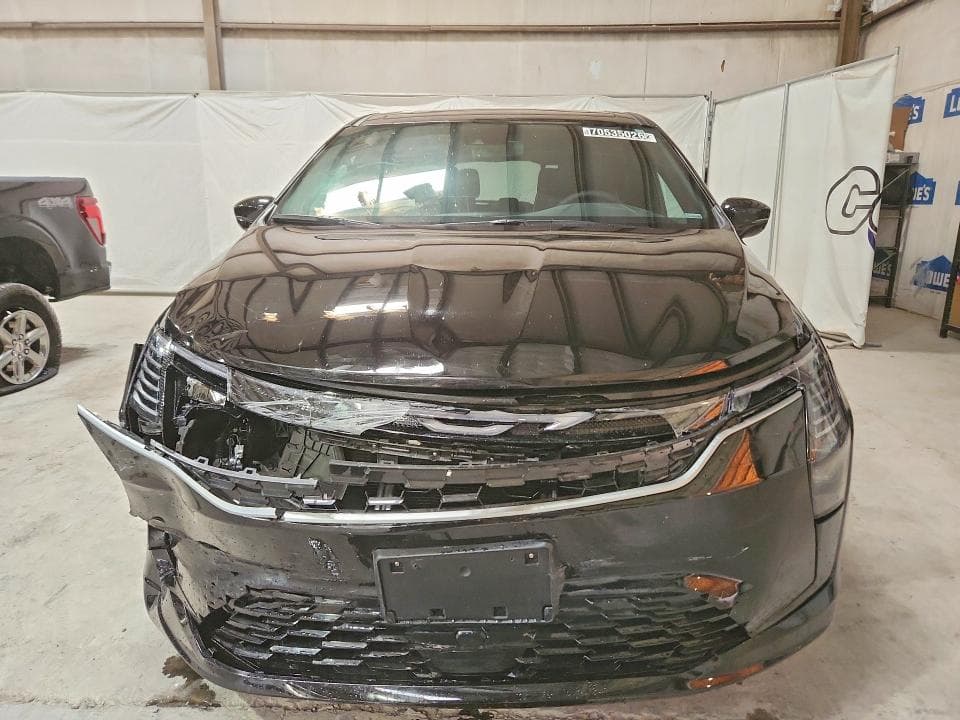 2027 CHRYSLER PACIFICA LIMITED 5
