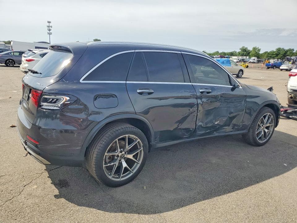 2022 MERCEDES-BENZ GLC 3