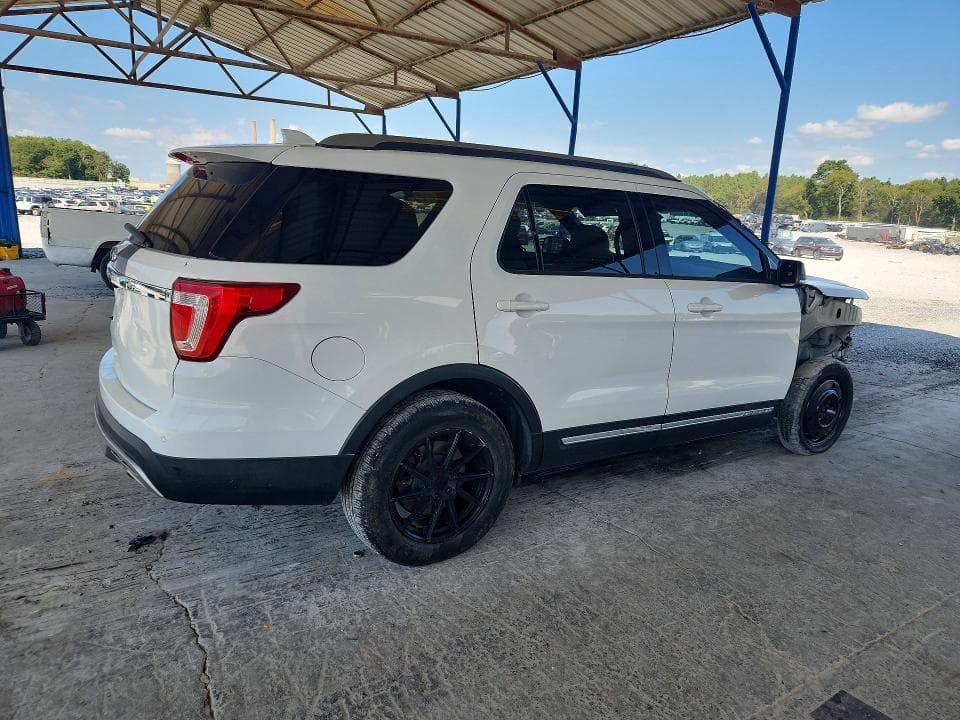 2017 FORD EXPLORER XLT 3