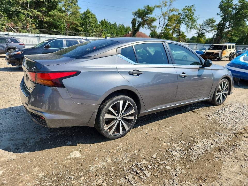 2022 NISSAN ALTIMA SR 3
