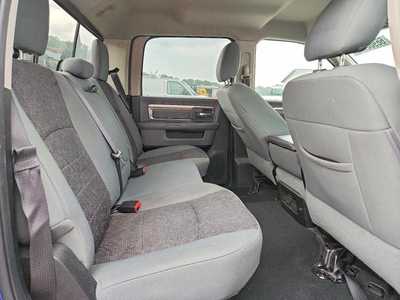 2019 RAM 1500 CLASSIC SLT 10