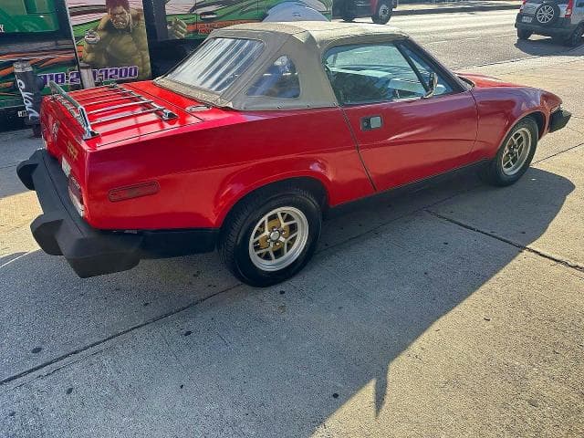 1980 TRIUMPH CAR TR-7 4