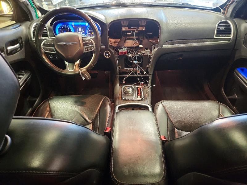 2017 CHRYSLER 300C 8