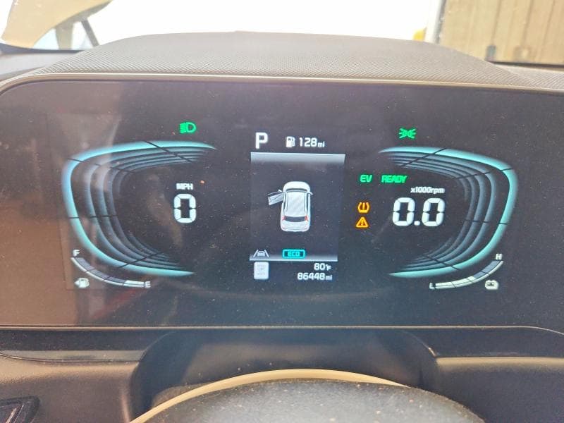 2023 KIA NIRO EX 9