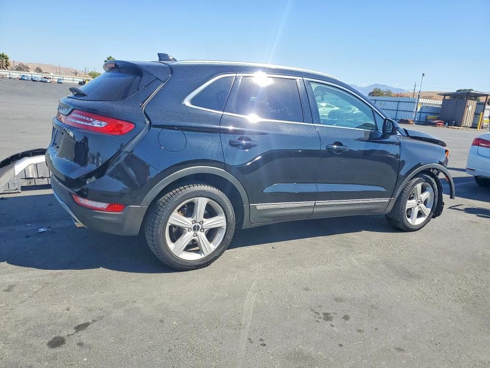 2017 LINCOLN MKC PREMIERE 3