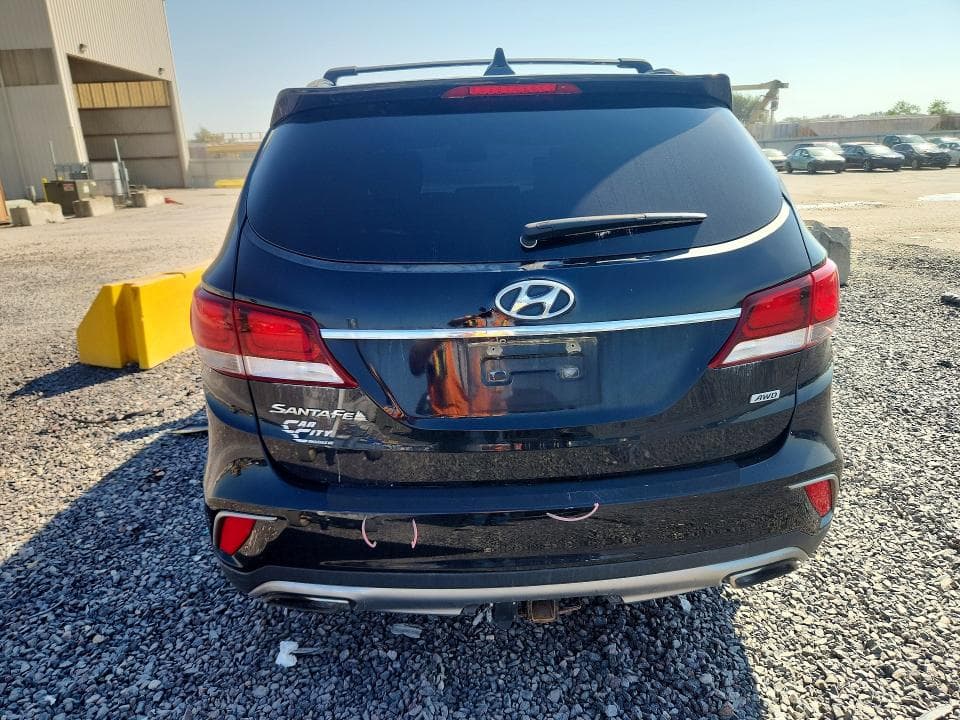 2017 HYUNDAI SANTA FE SE 6