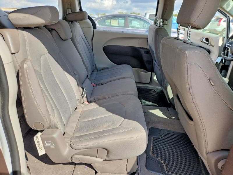 2019 CHRYSLER PACIFICA TOURING PLUS 11