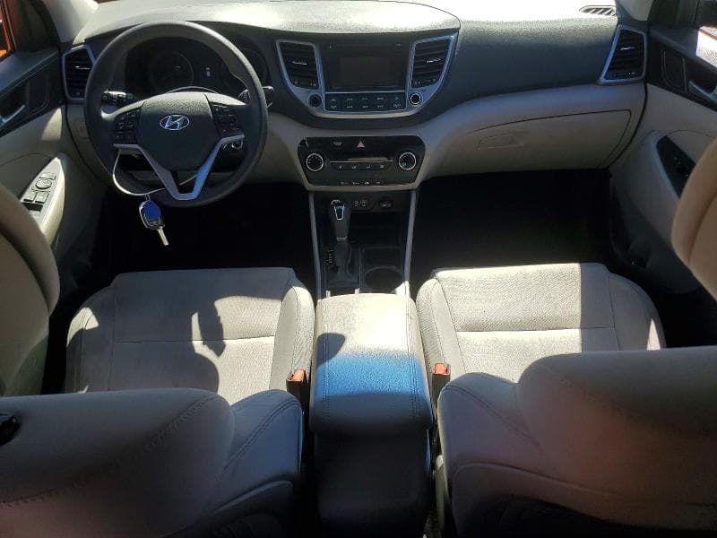 2017 HYUNDAI TUCSON SE 8