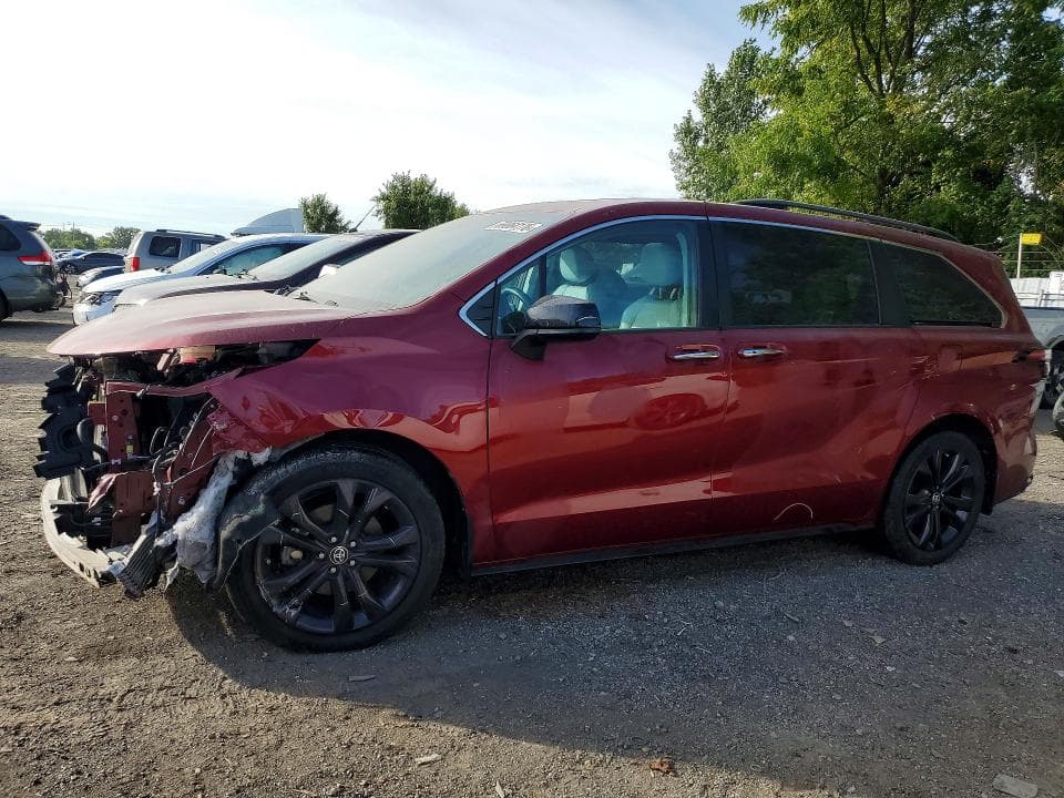 2022 TOYOTA SIENNA LE - 1