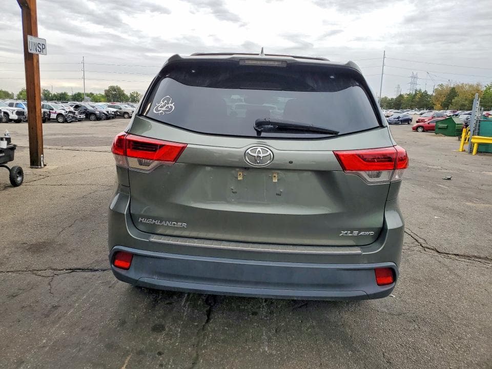 2018 TOYOTA HIGHLANDER XLE 6