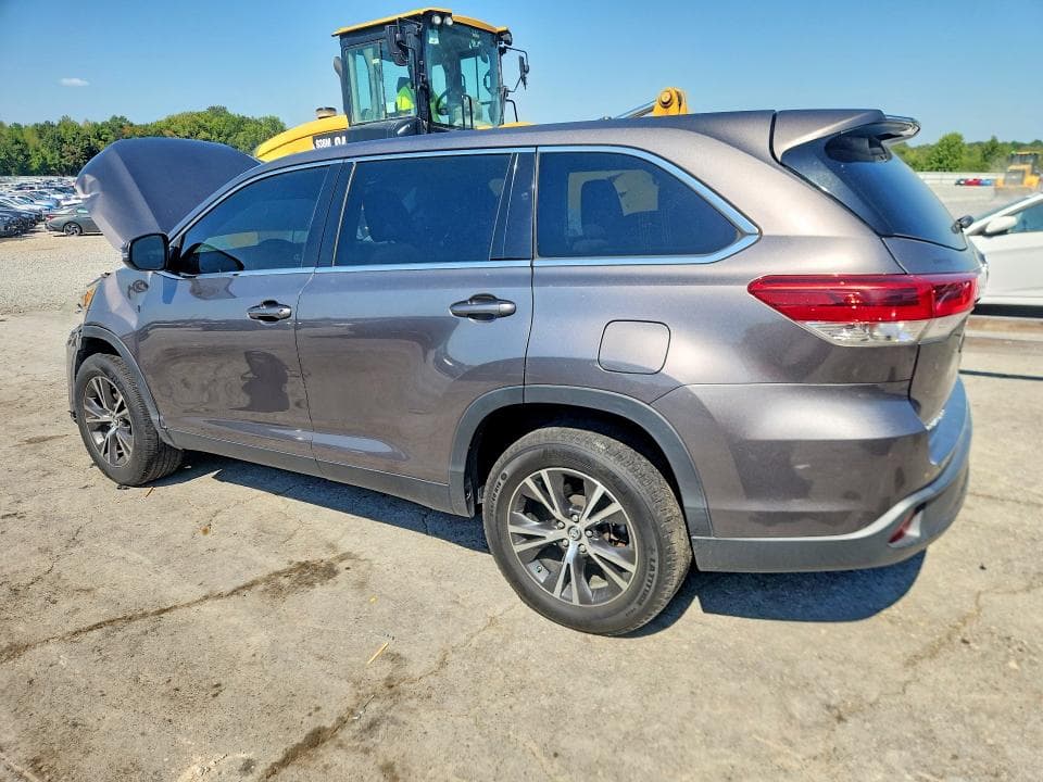 2019 TOYOTA HIGHLANDER LE 2