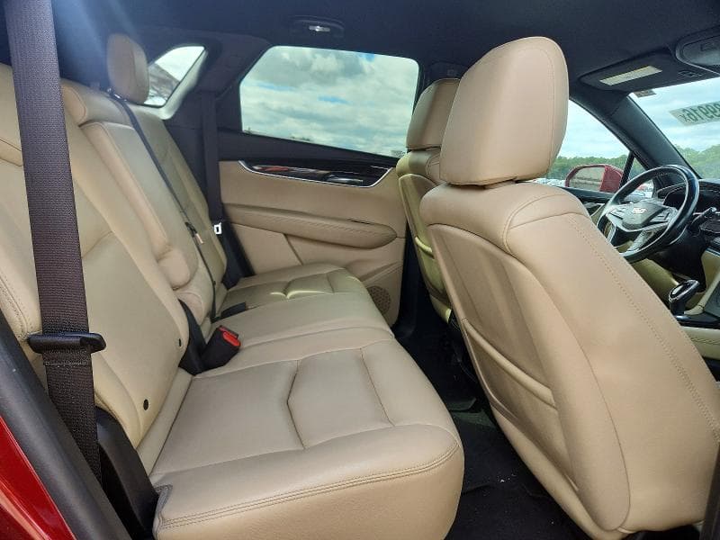 2017 CADILLAC XT5 11