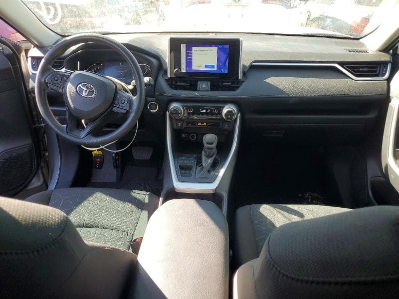 2024 TOYOTA RAV4 XLE 8