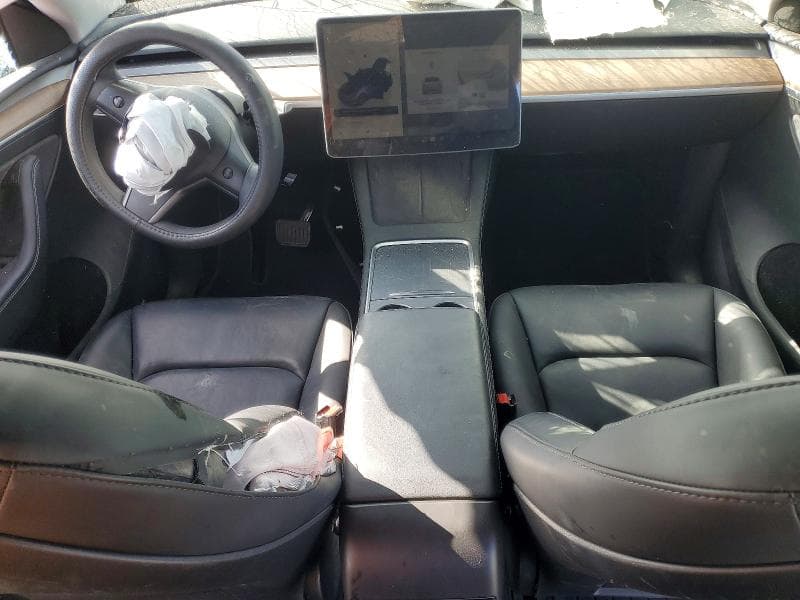 2024 TESLA MODEL Y 8