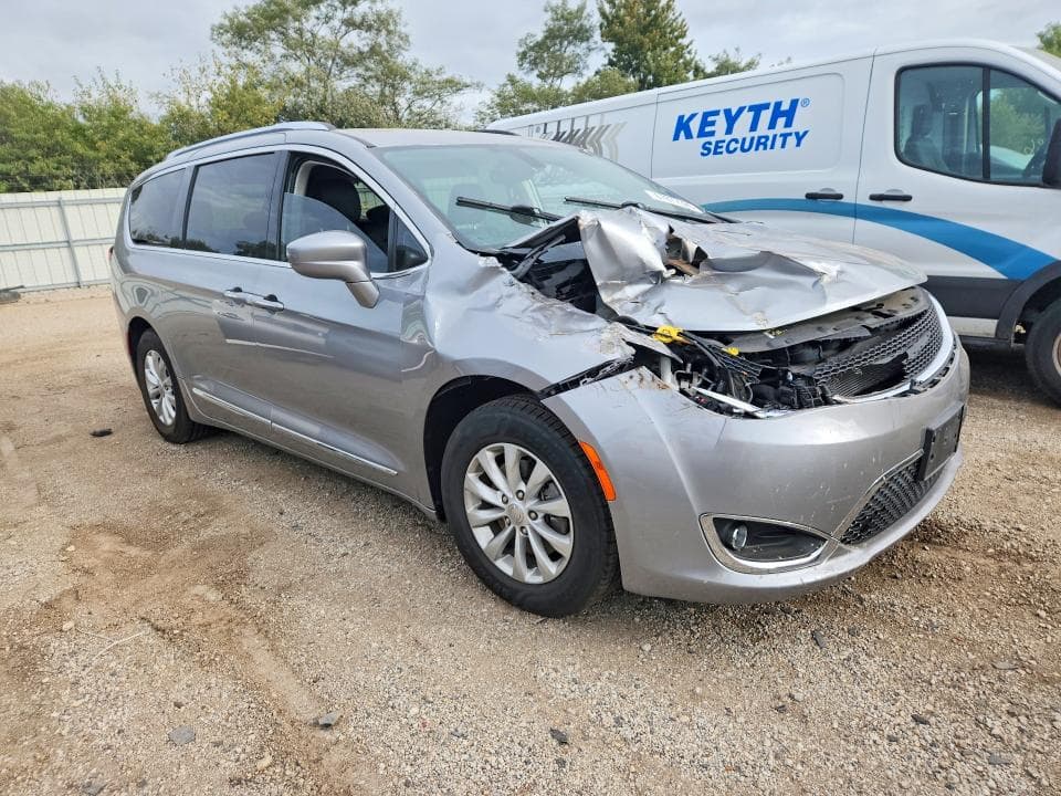 2018 CHRYSLER PACIFICA TOURING L 4