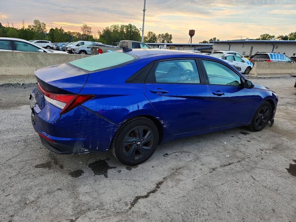 2021 HYUNDAI ELANTRA SEL 3