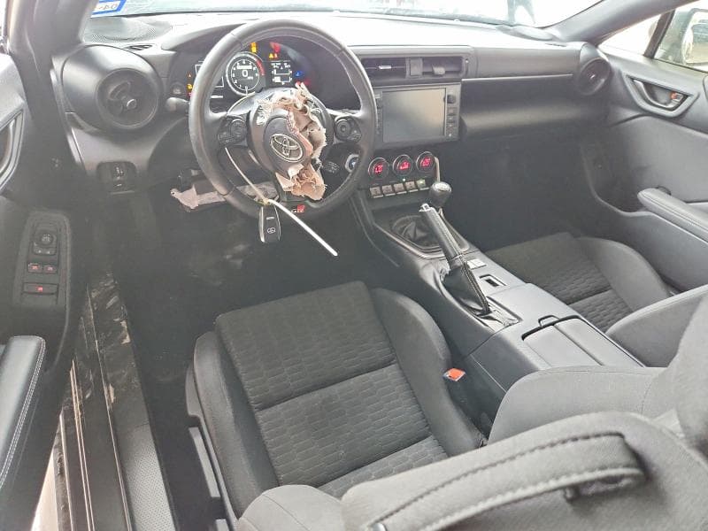 2024 TOYOTA GR86 BASE 8
