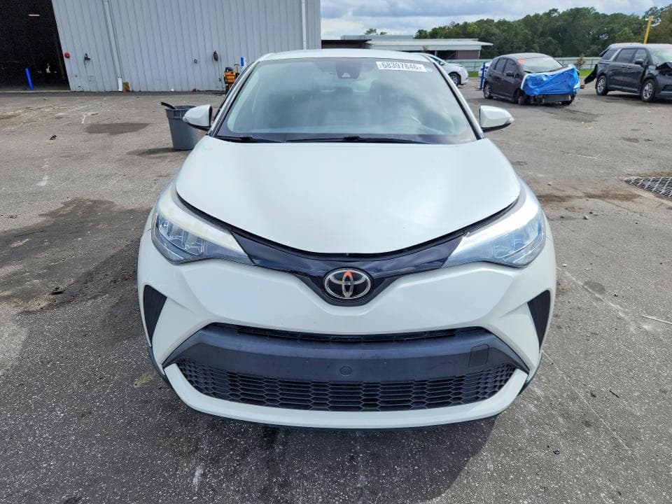 2020 TOYOTA C-HR XLE 5