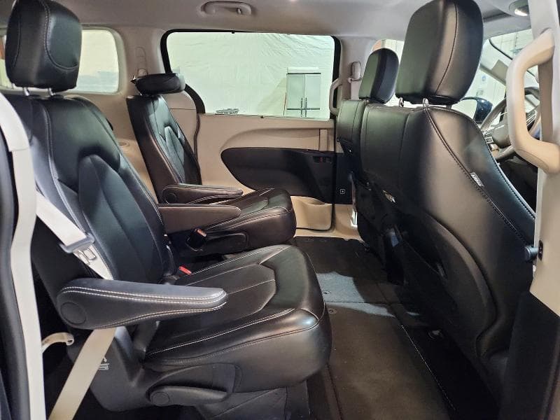 2024 CHRYSLER PACIFICA TOURING L 11