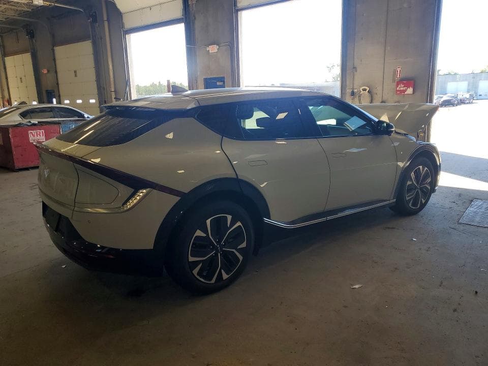 2022 KIA EV6 WIND 3