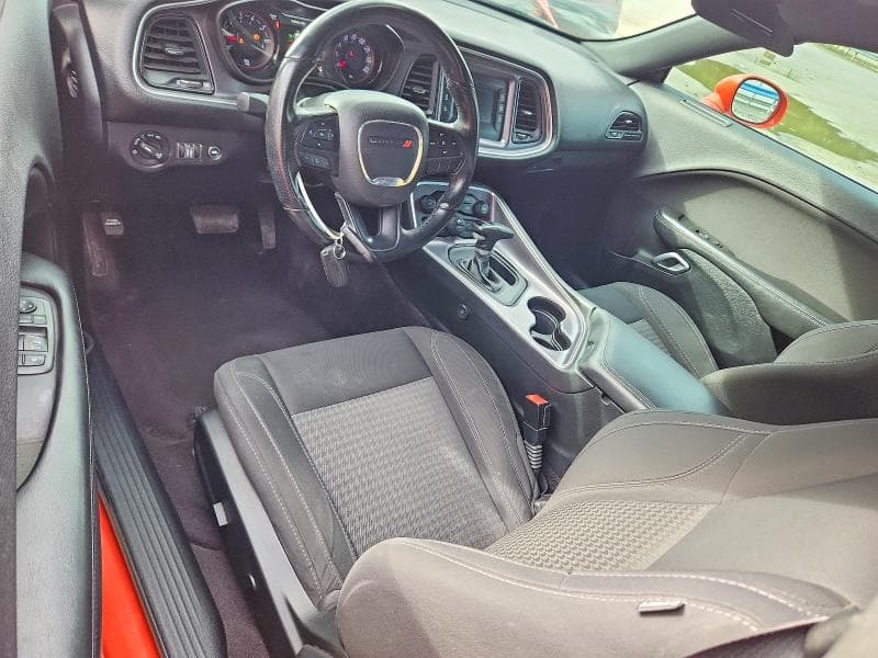 2017 DODGE CHALLENGER SXT 8