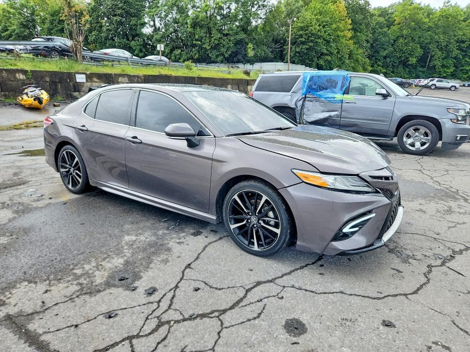 2020 TOYOTA CAMRY XSE 4