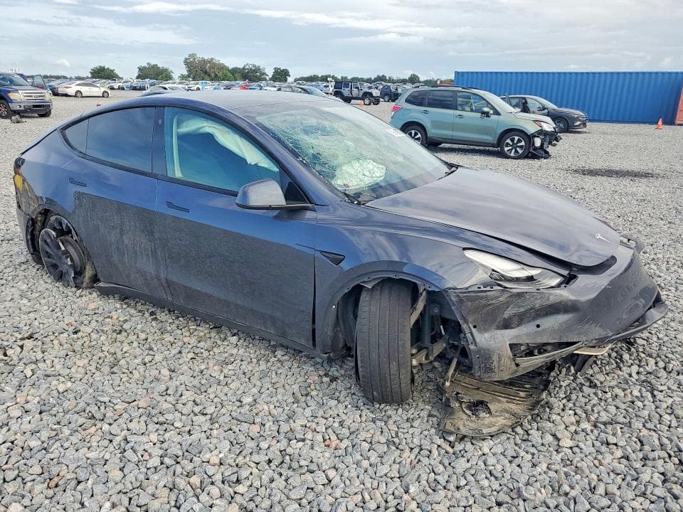 2021 TESLA MODEL Y 4