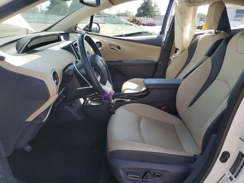 2017 TOYOTA PRIUS FOUR 7