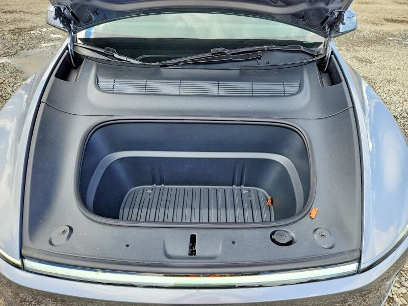 2026 TESLA MODEL Y 12