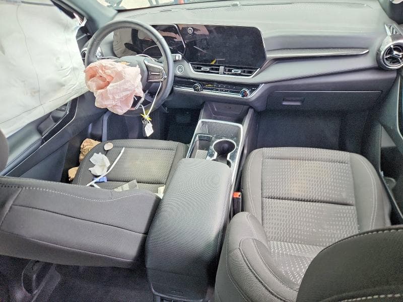 2025 CHEVROLET EQUINOX LS 8