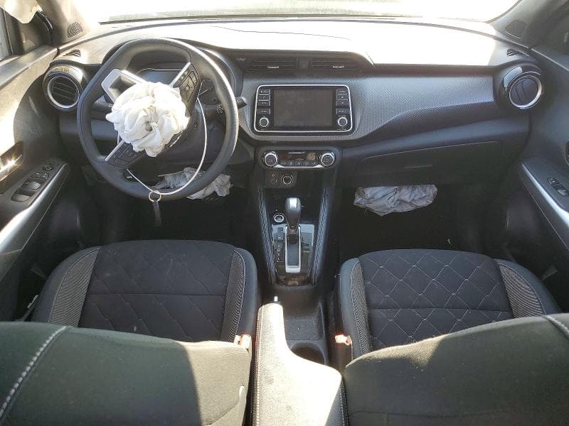 2020 NISSAN KICKS SV 8