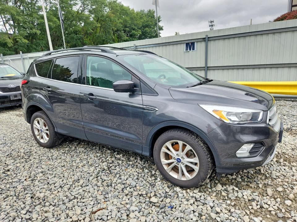 2018 FORD ESCAPE SE 4