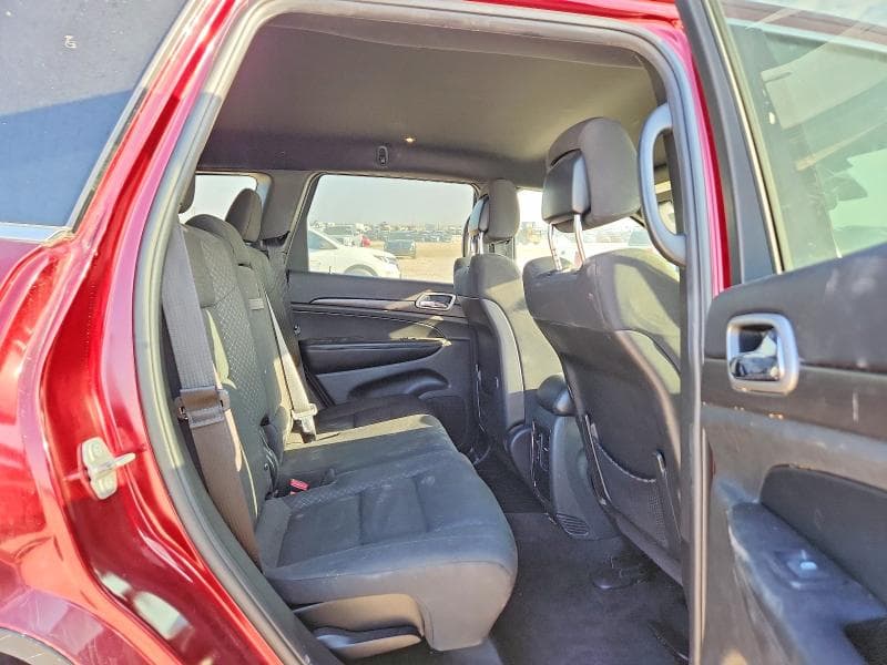 2018 JEEP GRAND CHEROKEE LAREDO 11