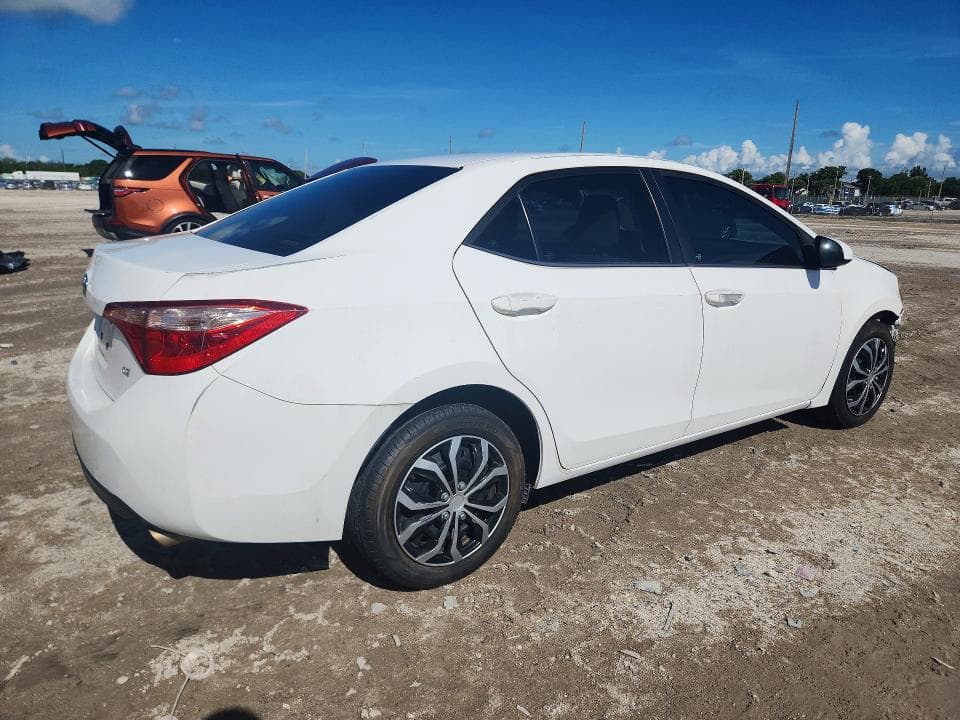 2017 TOYOTA COROLLA LE 3