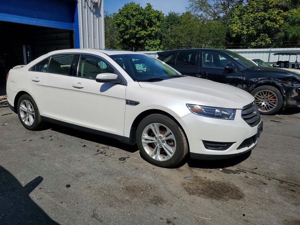 2019 FORD TAURUS SEL 4