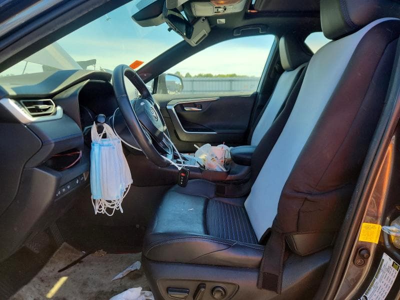 2020 TOYOTA RAV4 XSE 7