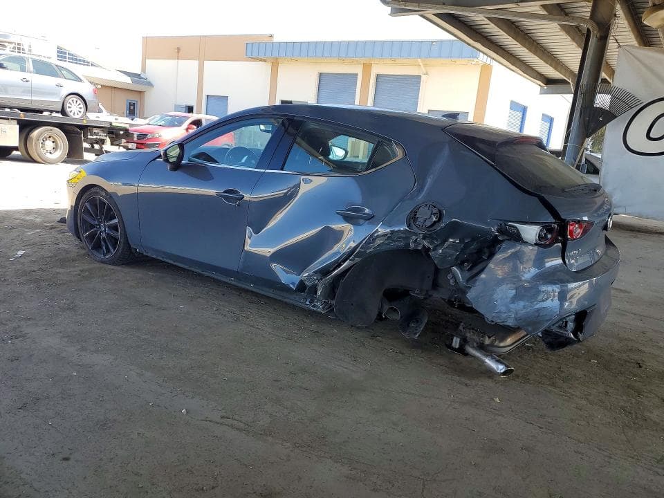 2019 MAZDA 3 PREMIUM 2
