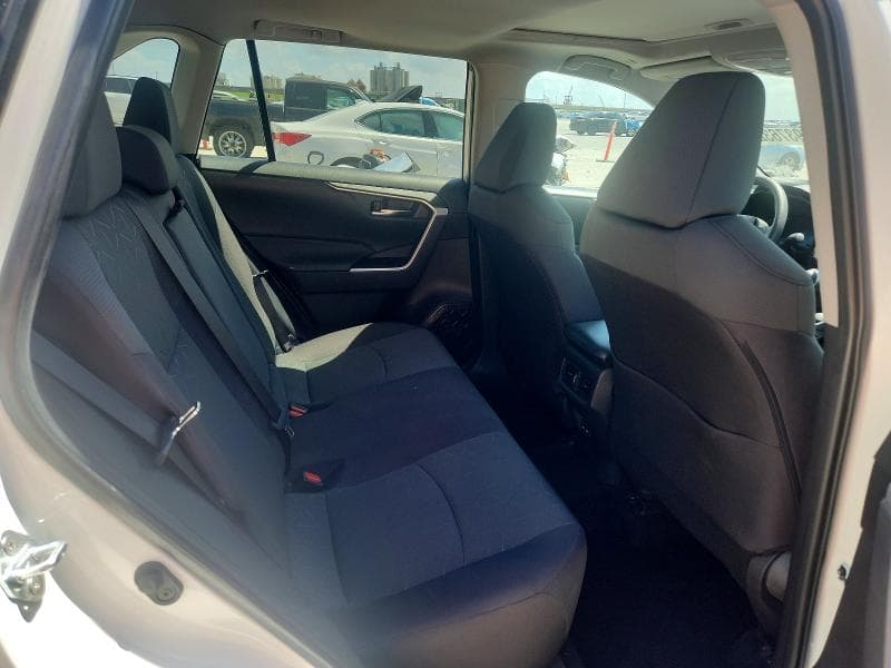 2024 TOYOTA RAV4 XLE 11