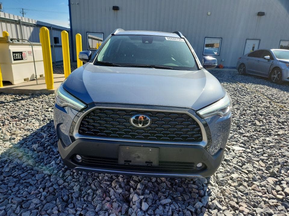 2022 TOYOTA COROLLA CROSS XLE 5
