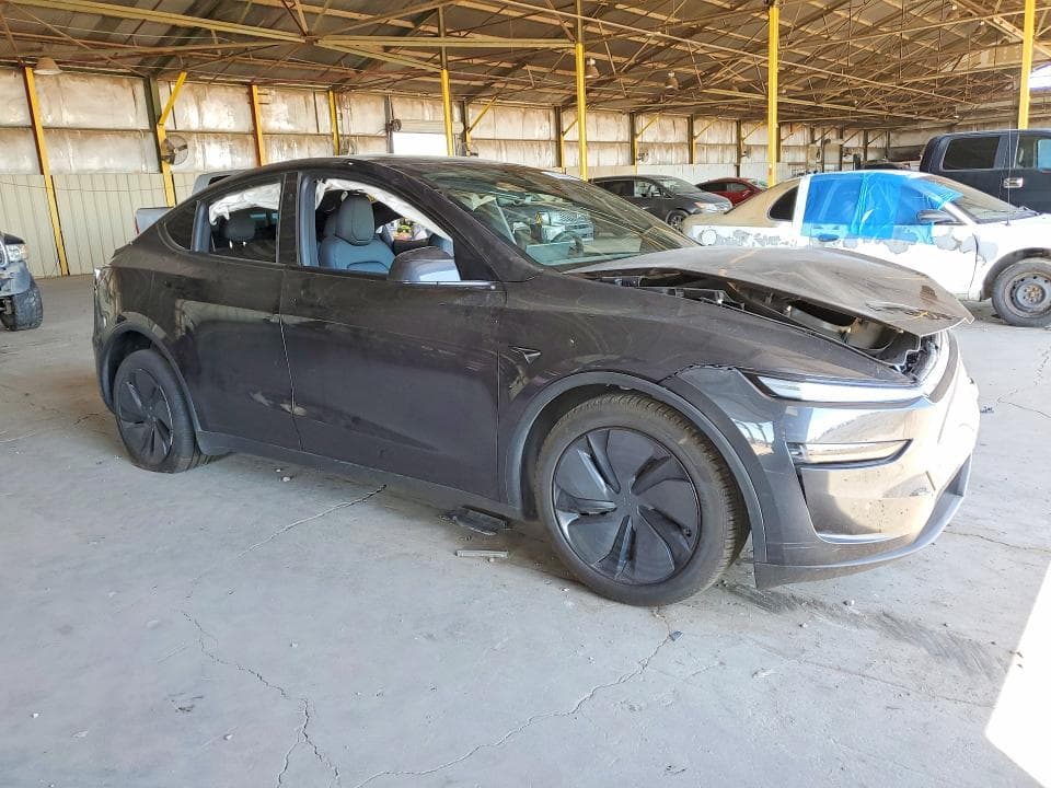 2026 TESLA MODEL Y 4
