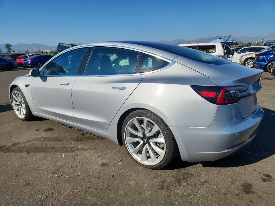 2018 TESLA MODEL 3 2