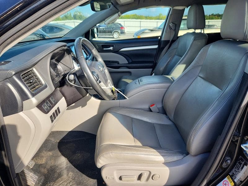 2017 TOYOTA HIGHLANDER XLE 7