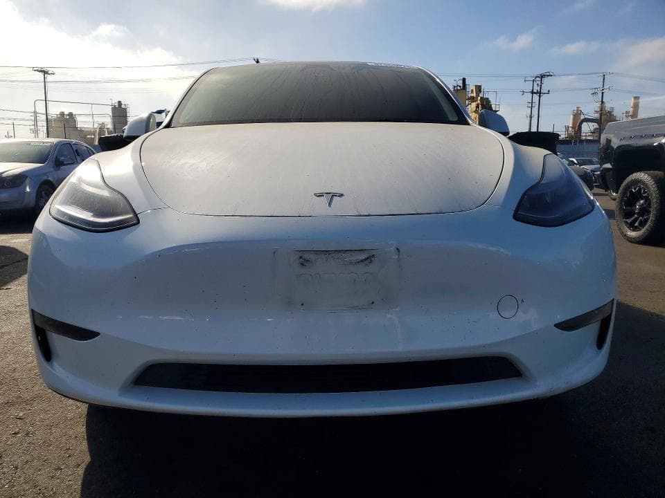 2025 TESLA MODEL Y 5