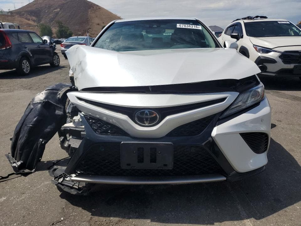 2018 TOYOTA CAMRY XSE 5